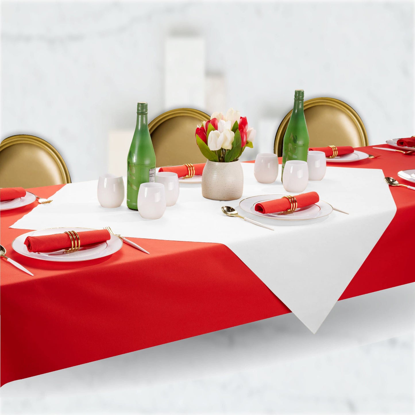 SV-TCFQ40-WHTE/25, SV-TCFQ48-WHTE/20, SV-TCFQ55-WHTE/20, White linen-like Servietto tablecloth folded neatly on banquet table