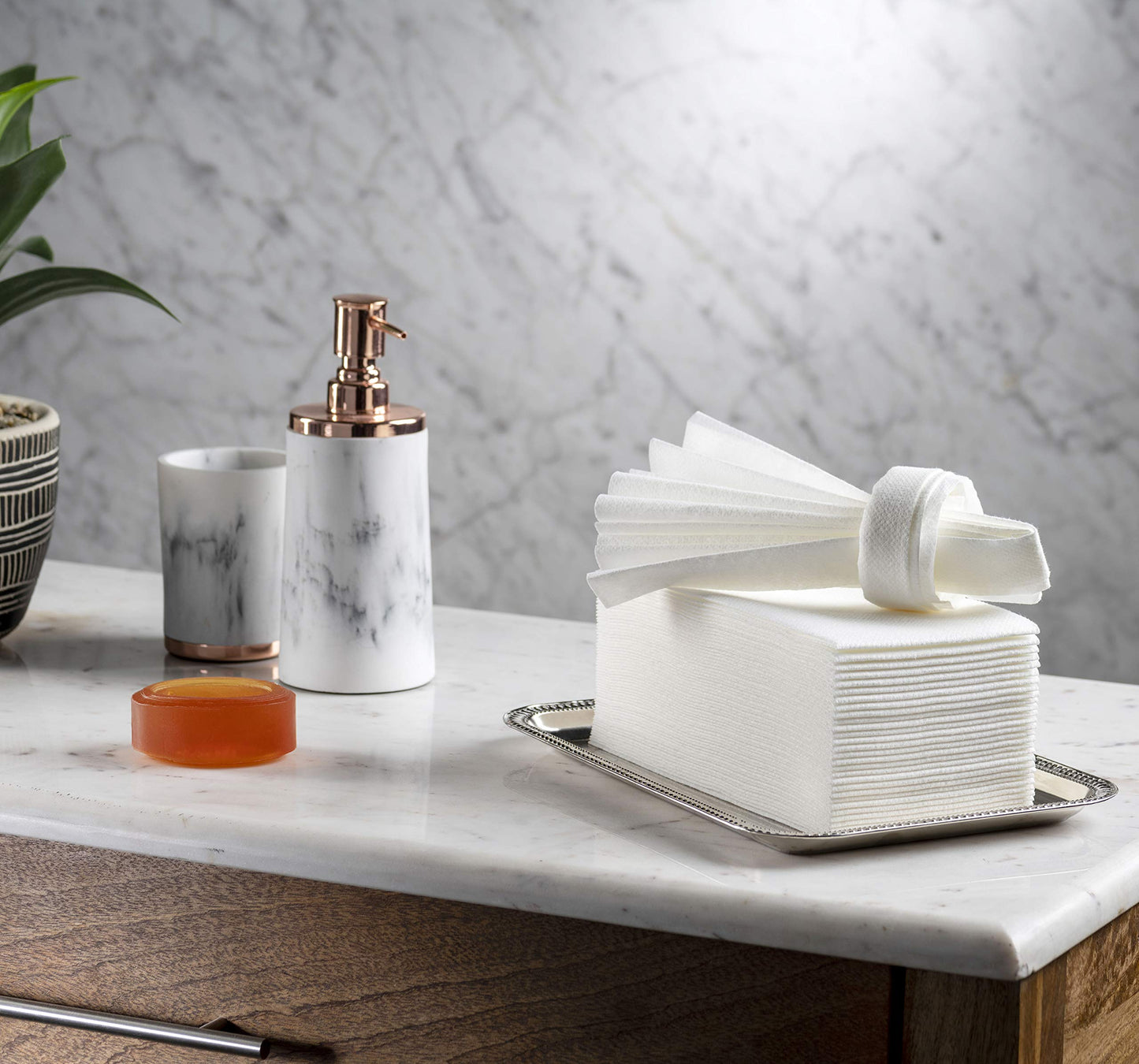 Lintext Disposable Linen-Feel Guest Towels in bathroom
LT-817-WHT-150, LT-817-WHT-300, LT-817-WHT-1500