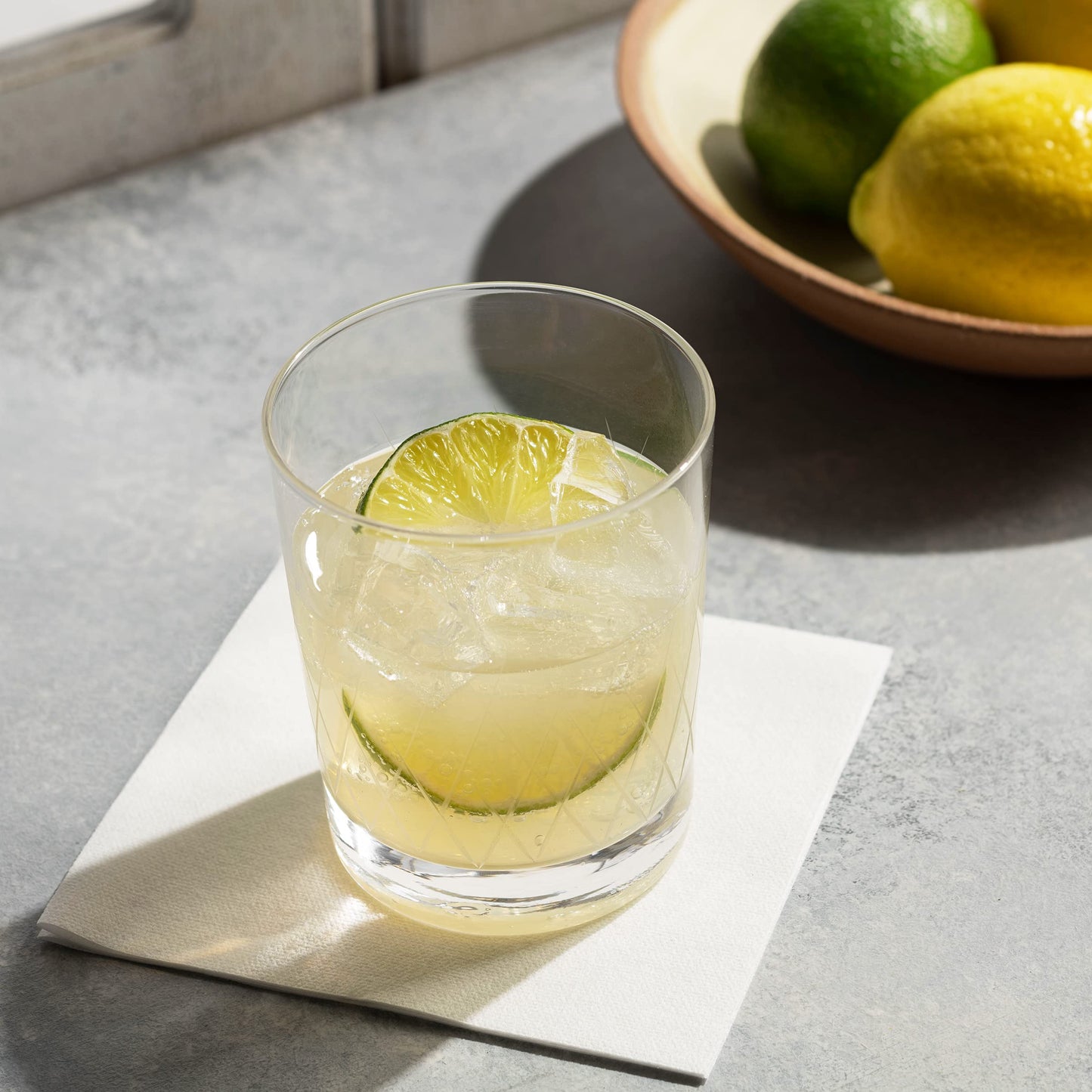 BG-TOLBN-WHT/1000:P, Linen-feel beverage napkin placed underneath a cocktail
