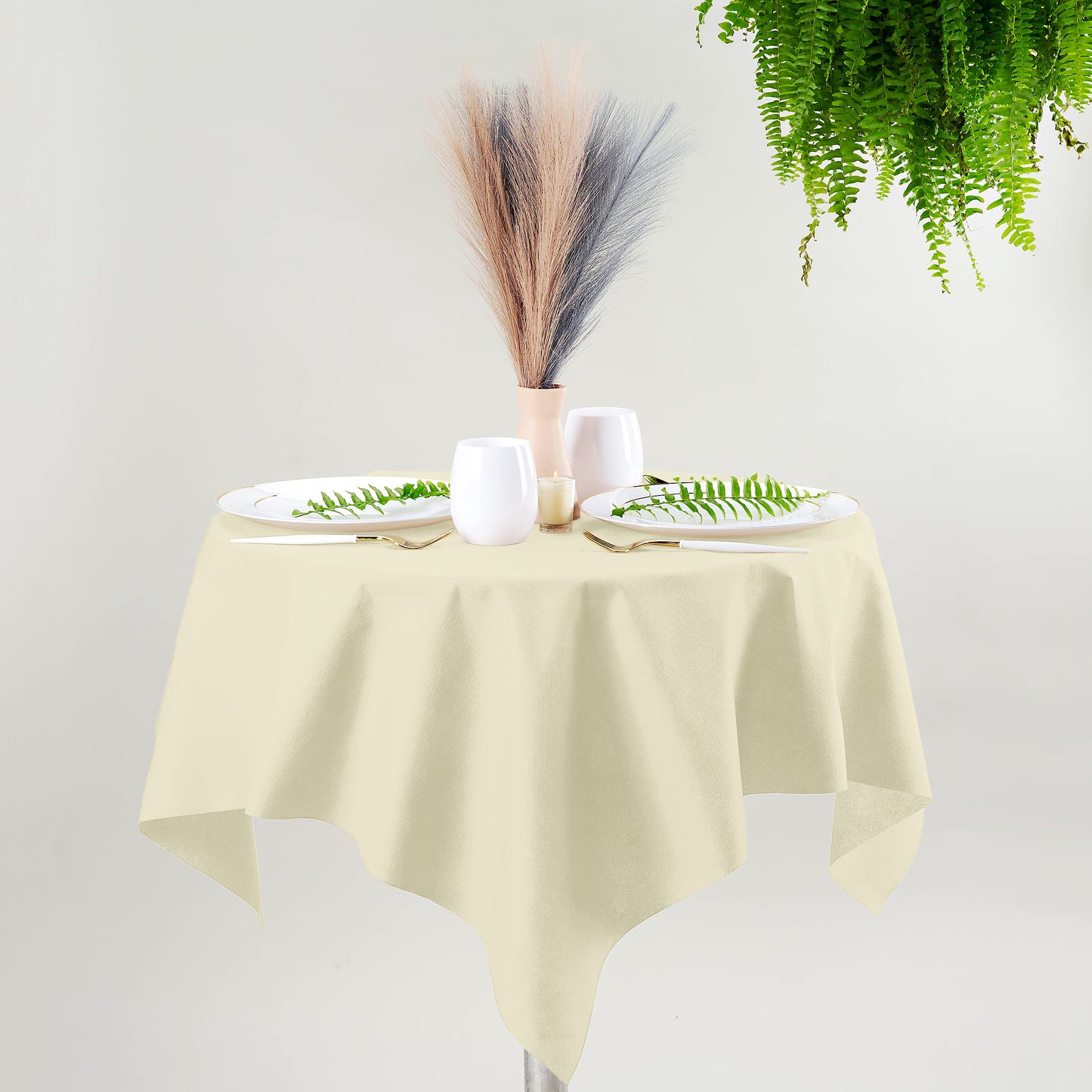 SV-TCFQ40-NCHP/25, SV-TCFQ48-NCHP/20, SV-TCFQ55-NCHP/20, Champagne Servietto folded table cloth styled with crisp cutlery