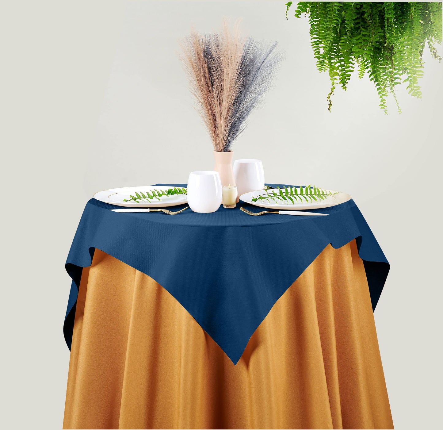 SV-TCFQ40-SBLU/25, SV-TCFQ48-SBLU/20, SV-TCFQ55-SBLU/20, Blue airlaid folded tablecloth on formal table