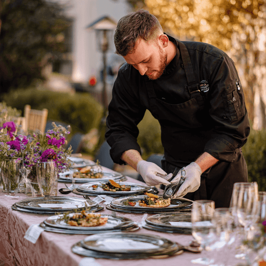 How to Maintain a Luxury Dining Atmosphere with Disposable Linens