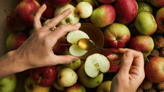 How To Create The Perfect Rosh Hashanah Table Setting For A Sweet New Year - Naptec Paper